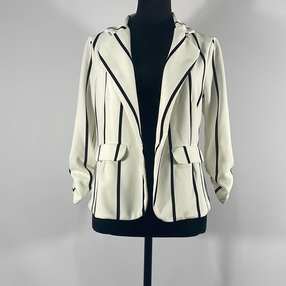 Crescent Jackets & Blazers - Crescent & Willough Jackets & Coats, Black & White Striped, Large, Blazer